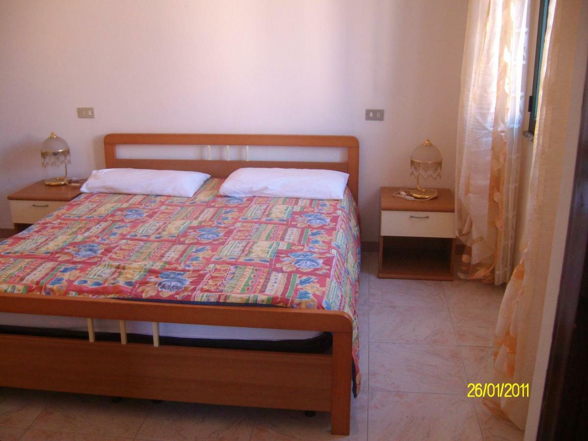 Casa Roberta Apartment Villa San Pietro Bagian luar foto